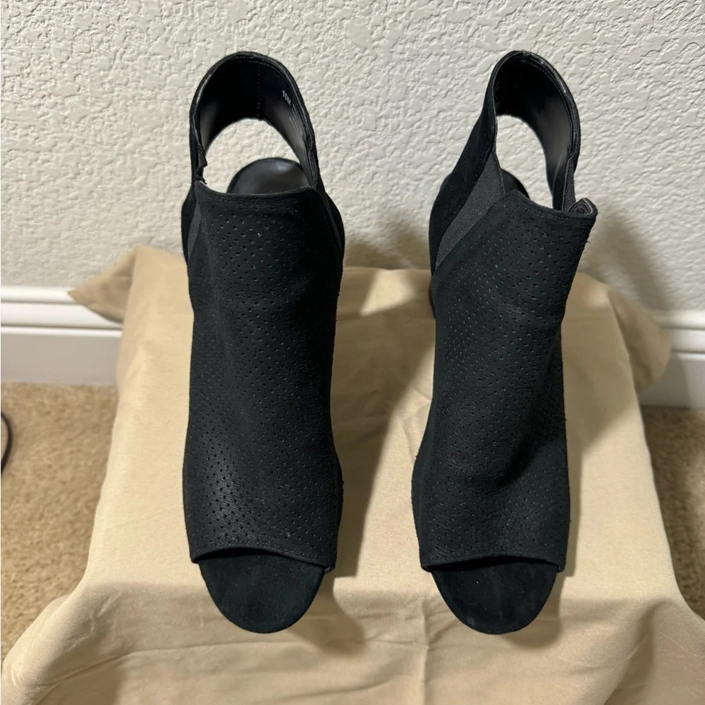 VANELi Womens Heeled Sandal, Black PERF Charm/Black Suede- Size 10